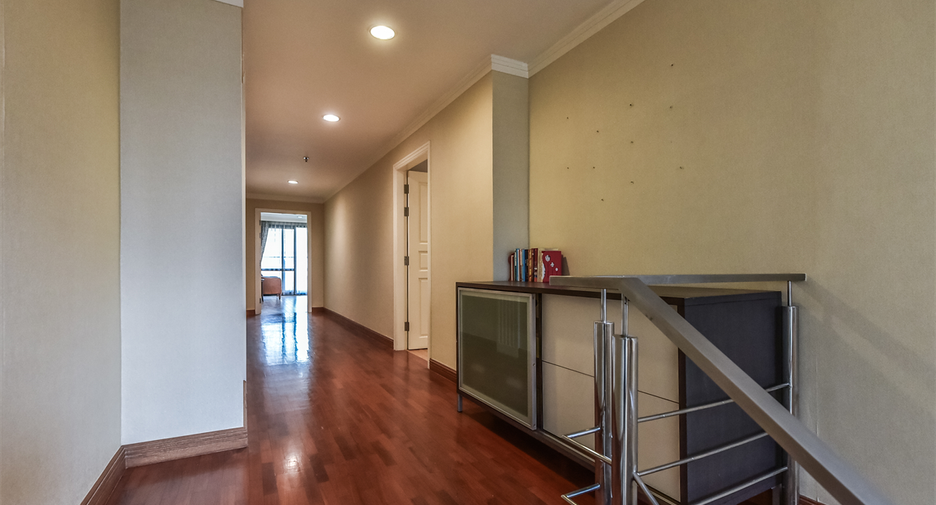 For rent 2 ベッドルーム condo in Pathum Wan, Bangkok