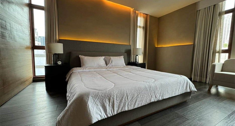 Condo en alquiler de 3 habitaciones en Khlong Toei, Bangkok