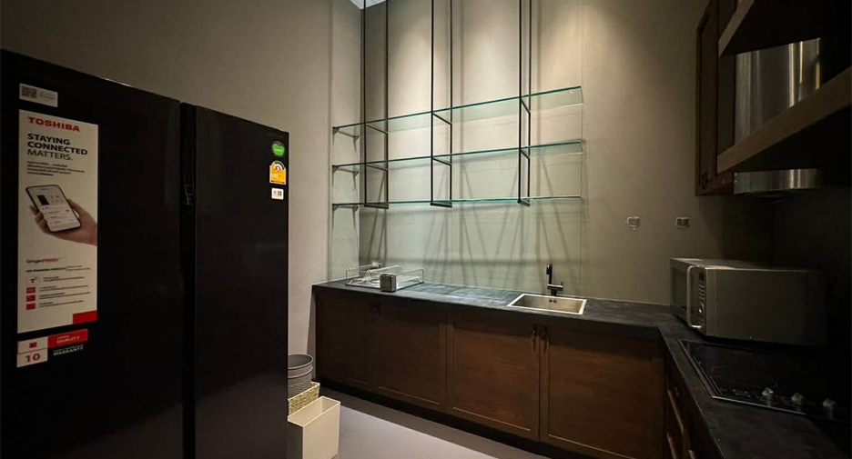 Condo en alquiler de 3 habitaciones en Khlong Toei, Bangkok