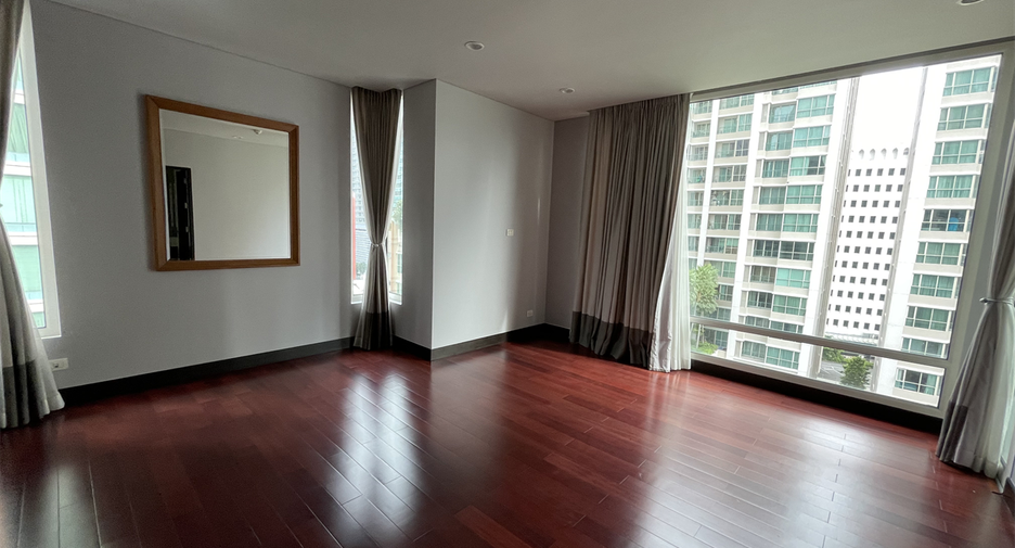 Wohnung zur Miete mit 3 Zimmer in Pathum Wan, Bangkok