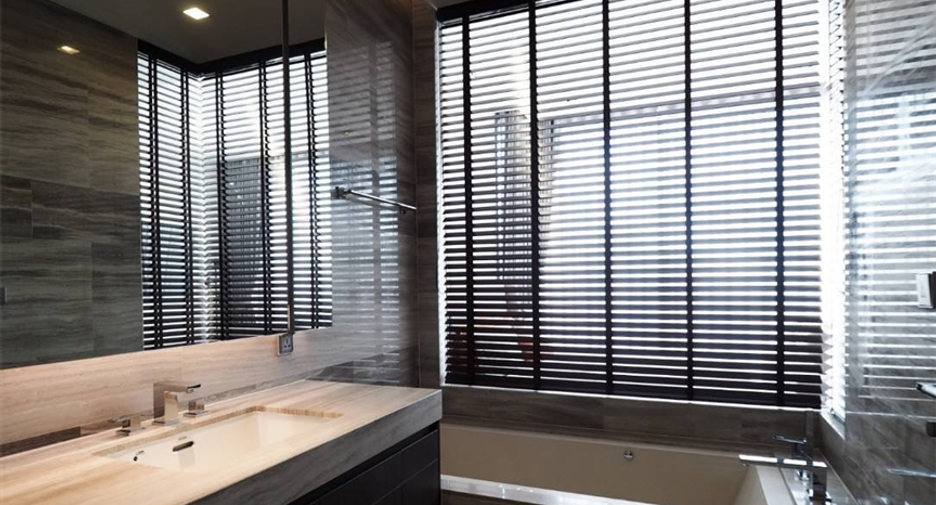Condo en alquiler de 3 habitaciones en Khlong Toei, Bangkok