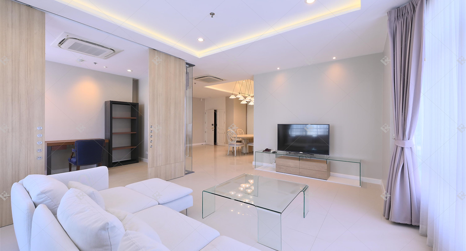 For rent 2 bedrooms condo in Pathum Wan, Bangkok