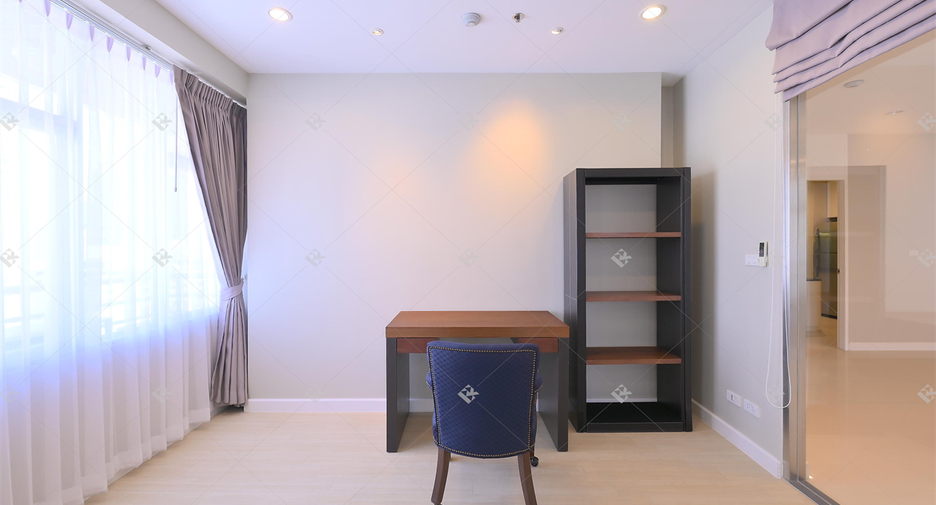 For rent 2 bedrooms condo in Pathum Wan, Bangkok