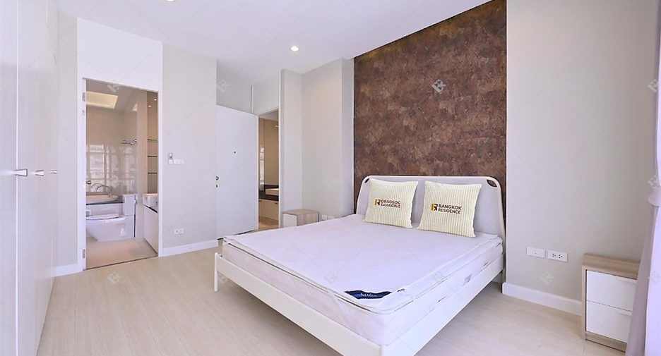 For rent 2 bedrooms condo in Pathum Wan, Bangkok