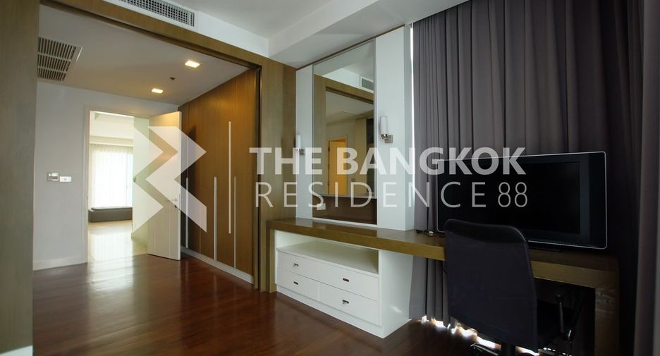 For rent 3 ベッドルーム condo in Khlong Toei, Bangkok
