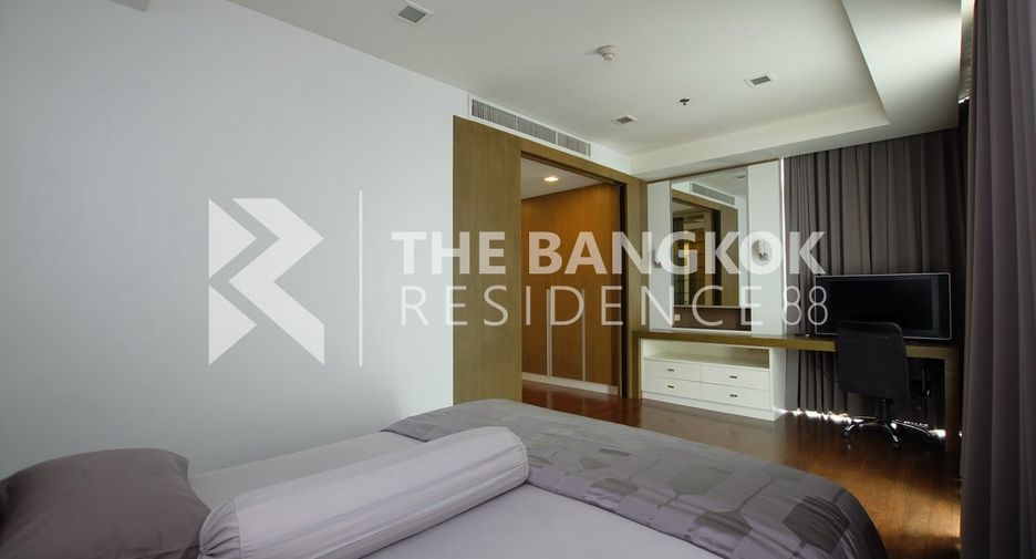 For rent 3 ベッドルーム condo in Khlong Toei, Bangkok