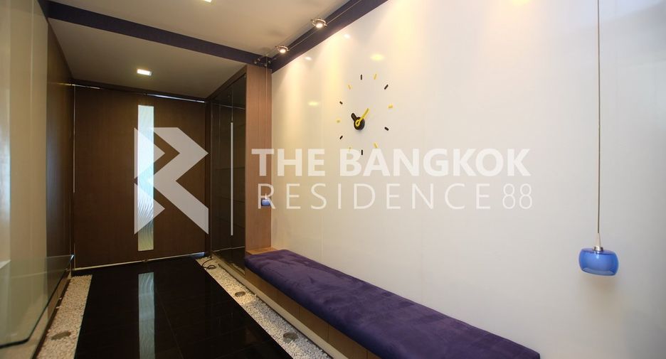 For rent 3 ベッドルーム condo in Khlong Toei, Bangkok
