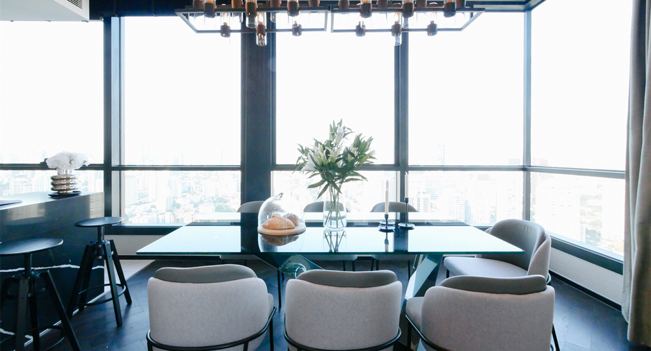 For rent 3 bedrooms condo in Khlong Toei, Bangkok
