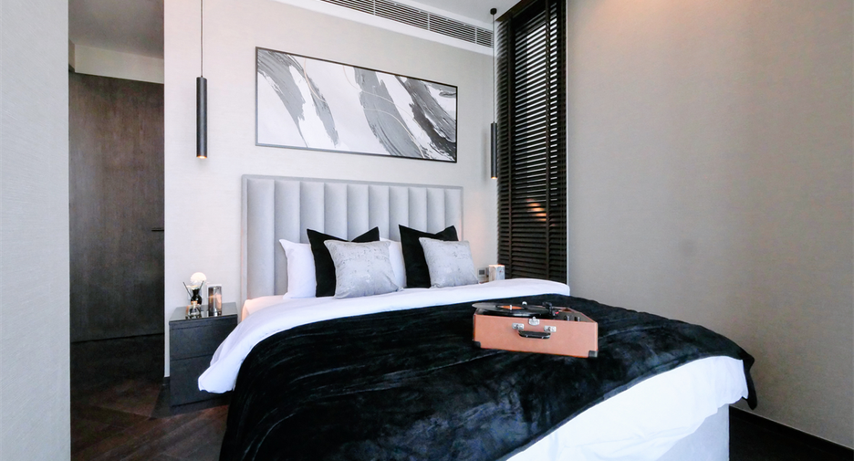 For rent 3 bedrooms condo in Khlong Toei, Bangkok