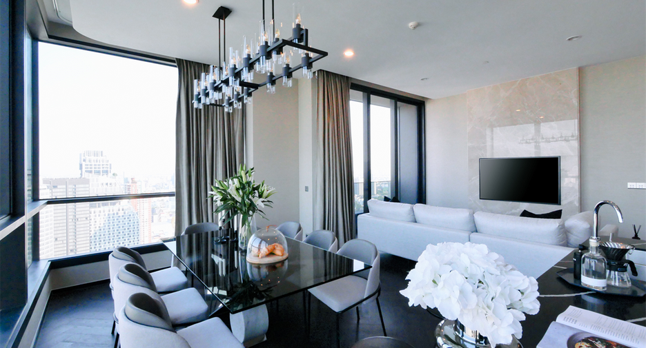 For rent 3 bedrooms condo in Khlong Toei, Bangkok