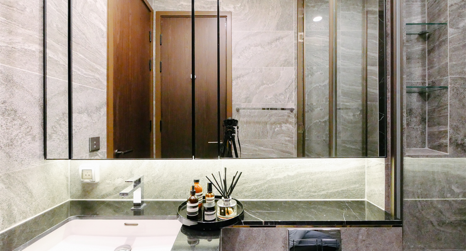 For rent 3 bedrooms condo in Khlong Toei, Bangkok