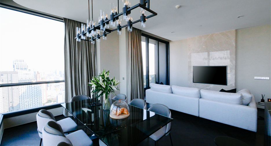 For rent 3 bedrooms condo in Khlong Toei, Bangkok