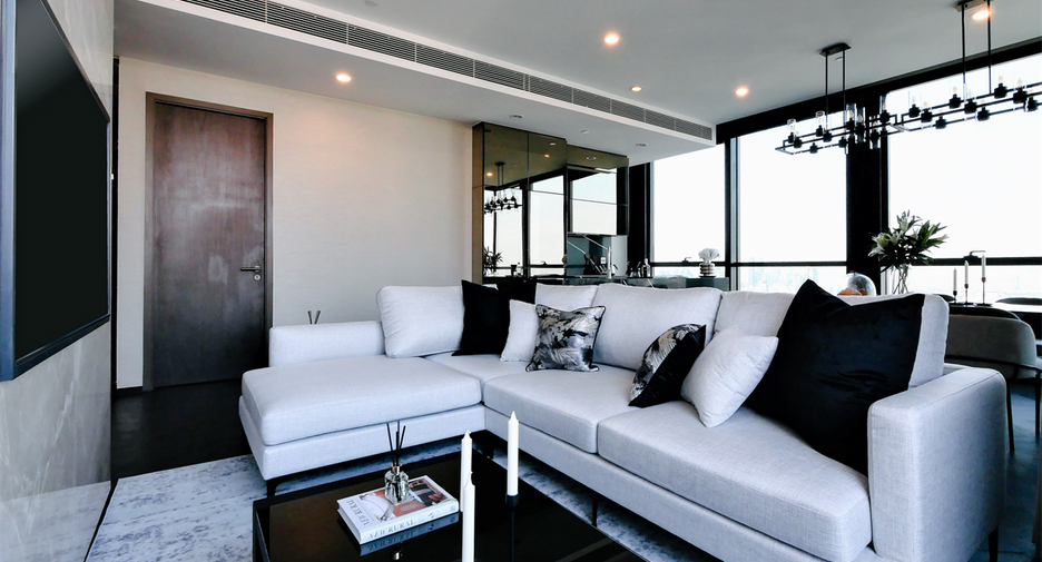 For rent 3 bedrooms condo in Khlong Toei, Bangkok