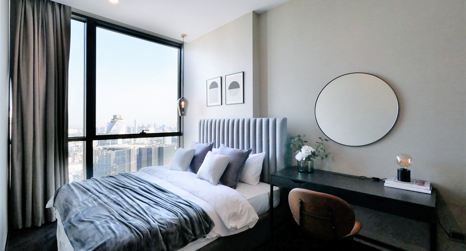 For rent 3 bedrooms condo in Khlong Toei, Bangkok