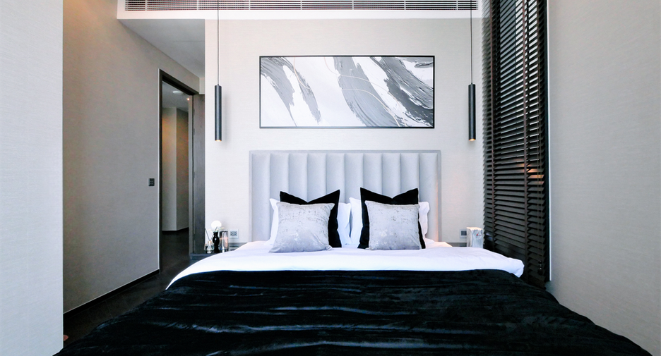 For rent 3 bedrooms condo in Khlong Toei, Bangkok