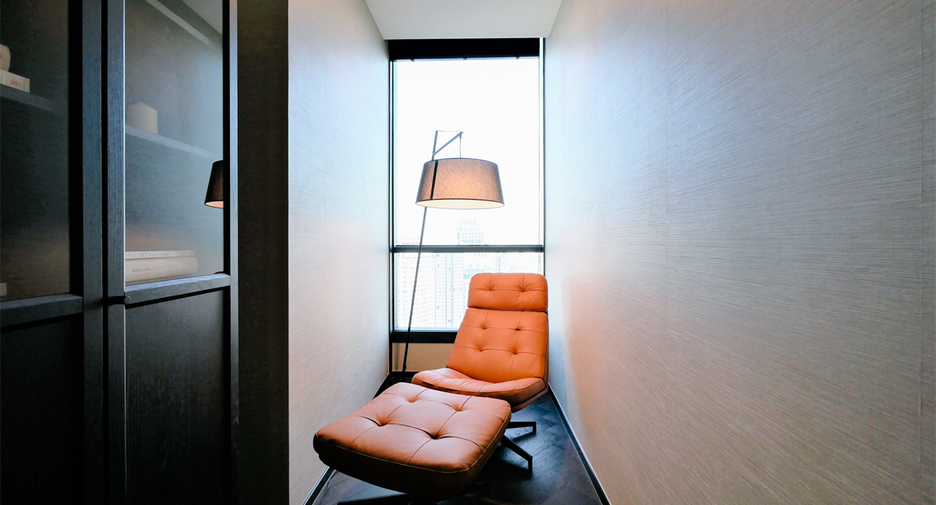 For rent 3 bedrooms condo in Khlong Toei, Bangkok