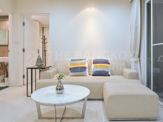 For rent 2 bedrooms condo in Khlong San, Bangkok
