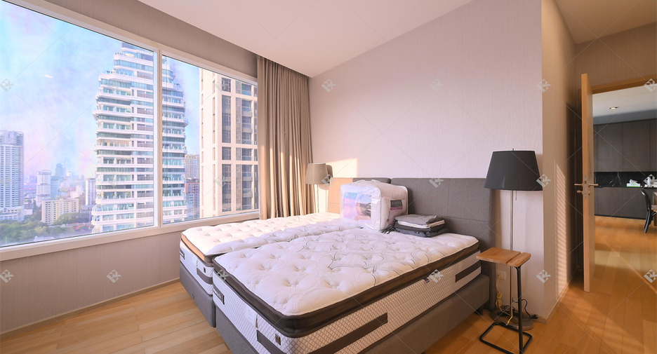 For rent 2 bedrooms condo in Khlong Toei, Bangkok
