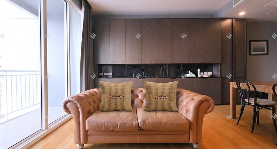 For rent 2 bedrooms condo in Khlong Toei, Bangkok