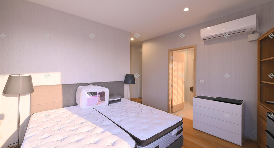 For rent 2 bedrooms condo in Khlong Toei, Bangkok