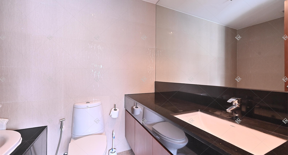 For rent 2 ベッドルーム condo in Pathum Wan, Bangkok