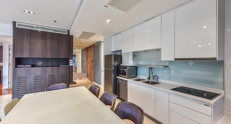 À louer 2 chambres condo à Sathon, Bangkok