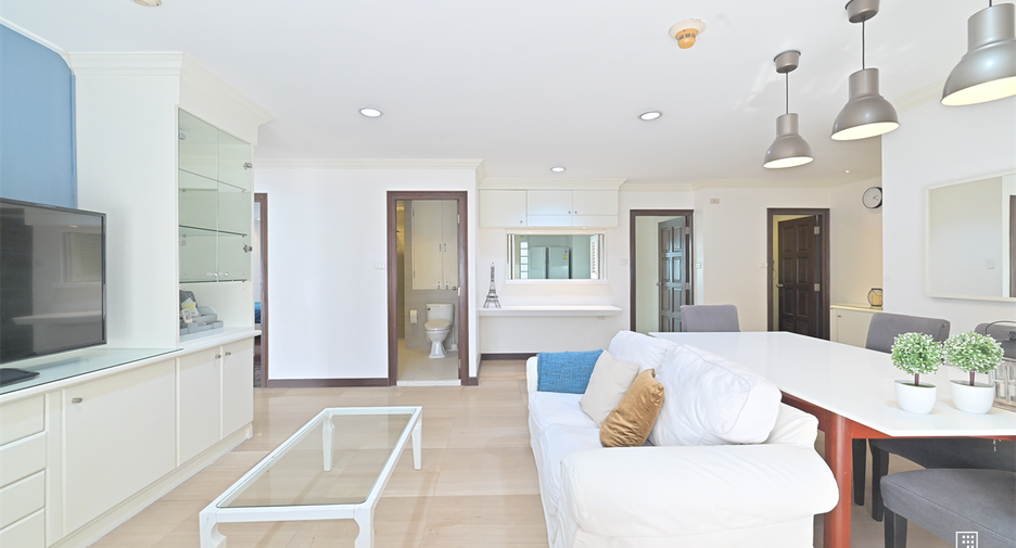 For rent 3 bedrooms condo in Watthana, Bangkok