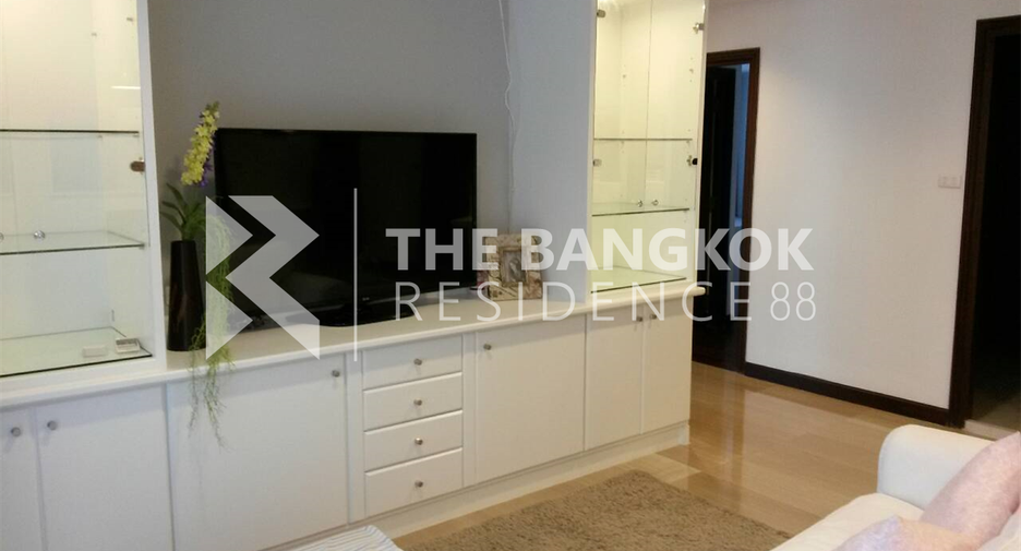 For rent 3 bedrooms condo in Watthana, Bangkok