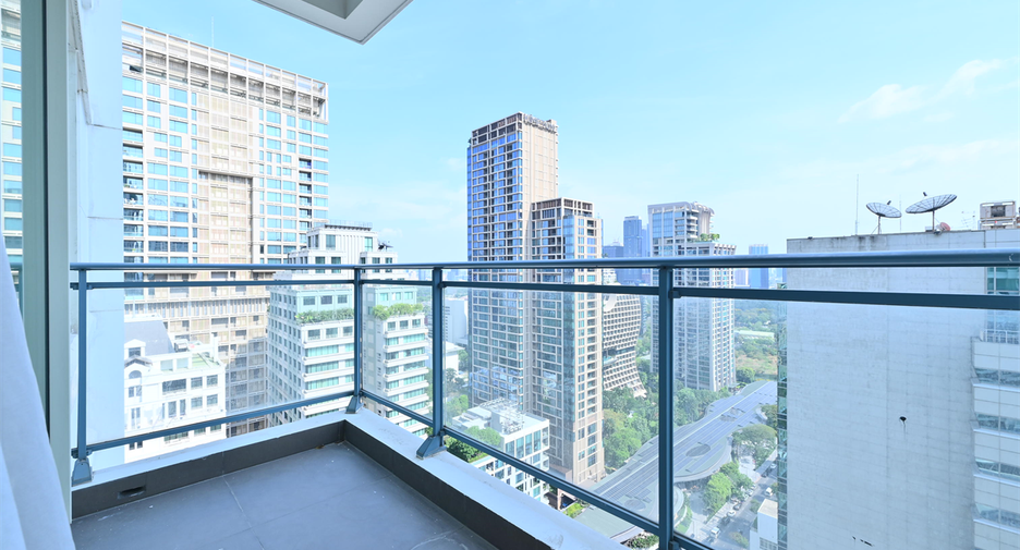 For rent 2 bedrooms condo in Pathum Wan, Bangkok