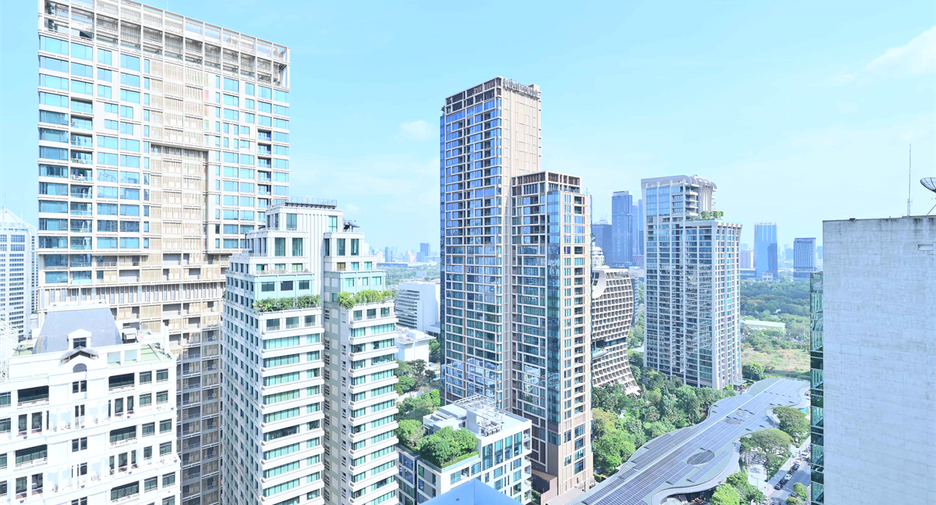For rent 2 bedrooms condo in Pathum Wan, Bangkok