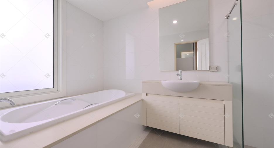 Condo en alquiler de 2 habitaciones en Khlong Toei, Bangkok