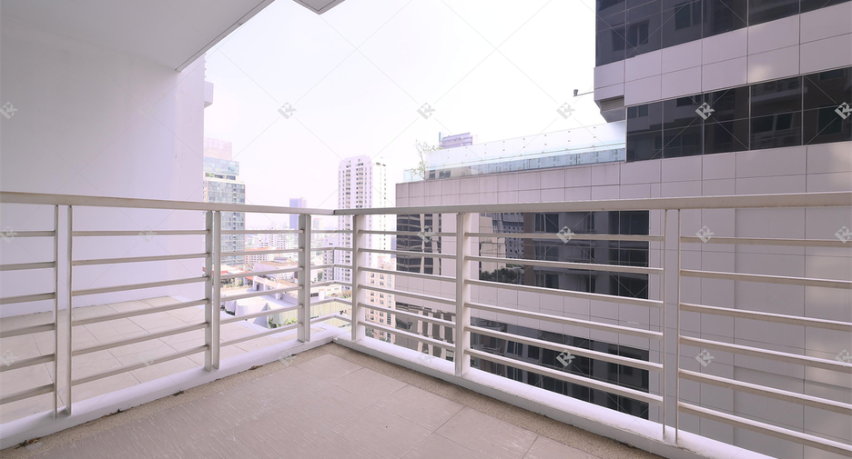 Condo en alquiler de 2 habitaciones en Khlong Toei, Bangkok