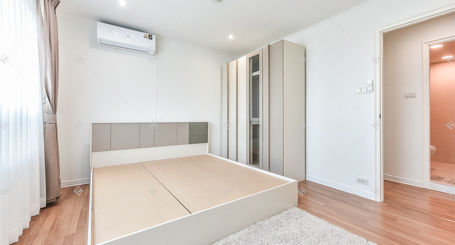 Condo en alquiler de 2 habitaciones en Yan Nawa, Bangkok