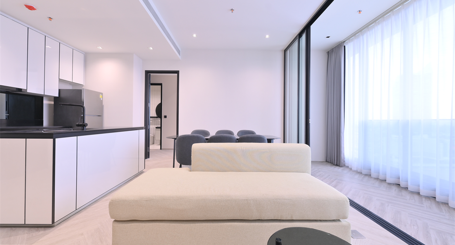 For rent 2 bedrooms condo in Khlong San, Bangkok