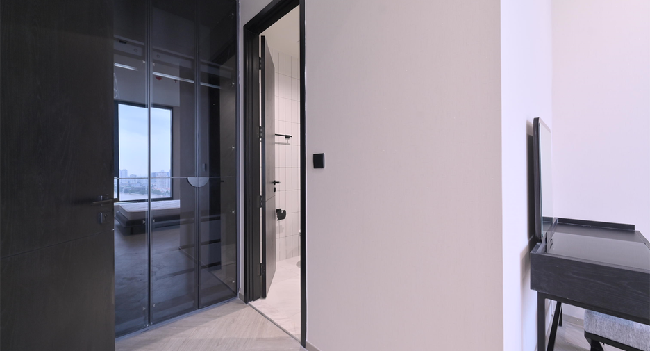 For rent 2 bedrooms condo in Khlong San, Bangkok