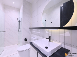 For rent 2 bedrooms condo in Khlong San, Bangkok
