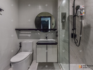 Wohnung zur Miete mit 2 Zimmer in Khlong San, Bangkok