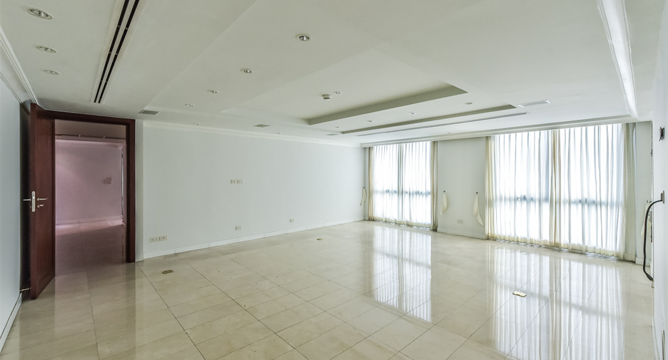Condo en alquiler de 4 habitaciones en Pathum Wan, Bangkok