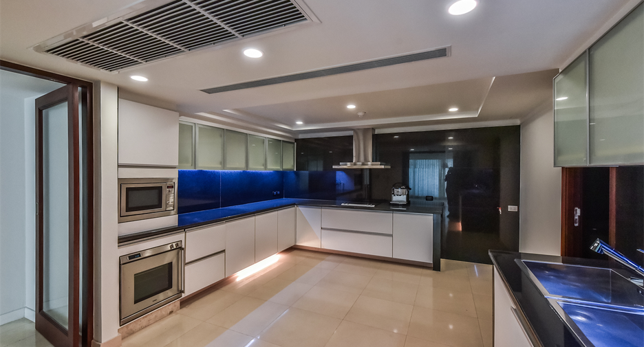 Condo en alquiler de 4 habitaciones en Pathum Wan, Bangkok