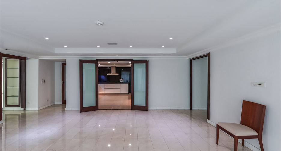 Condo en alquiler de 4 habitaciones en Pathum Wan, Bangkok