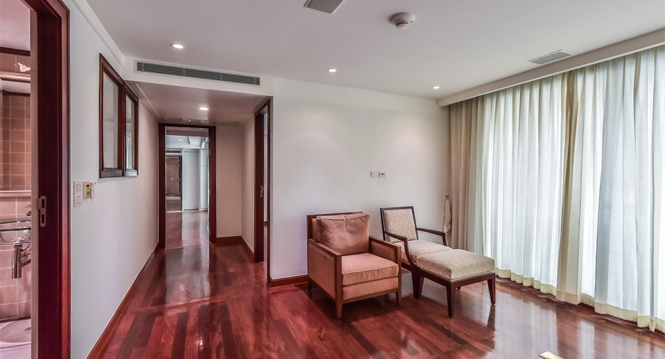 Condo en alquiler de 4 habitaciones en Pathum Wan, Bangkok