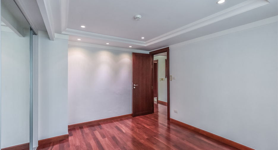 Condo en alquiler de 4 habitaciones en Pathum Wan, Bangkok
