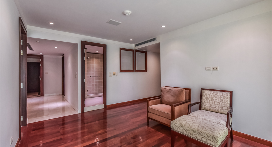 Condo en alquiler de 4 habitaciones en Pathum Wan, Bangkok