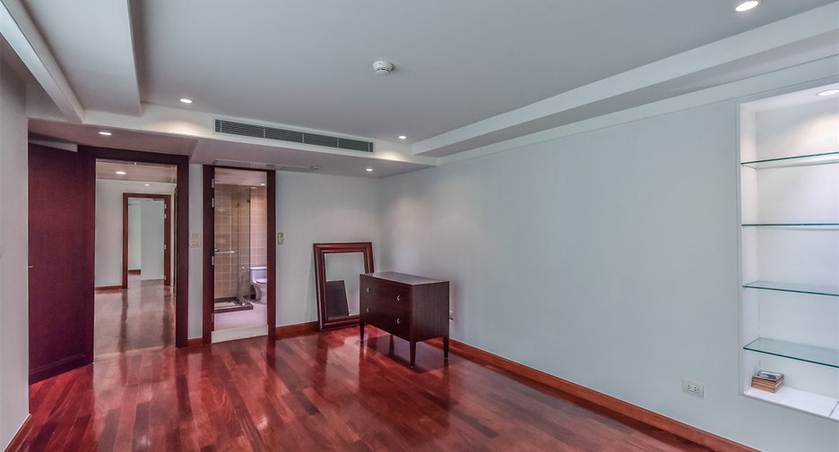 Condo en alquiler de 4 habitaciones en Pathum Wan, Bangkok
