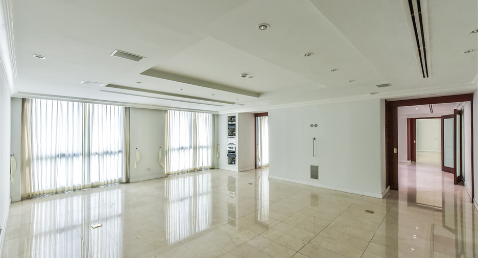 Condo en alquiler de 4 habitaciones en Pathum Wan, Bangkok