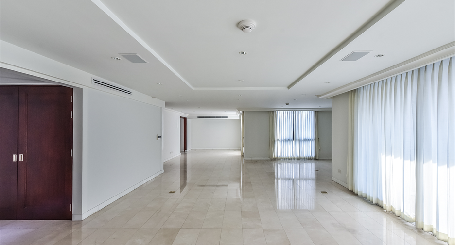 Condo en alquiler de 4 habitaciones en Pathum Wan, Bangkok