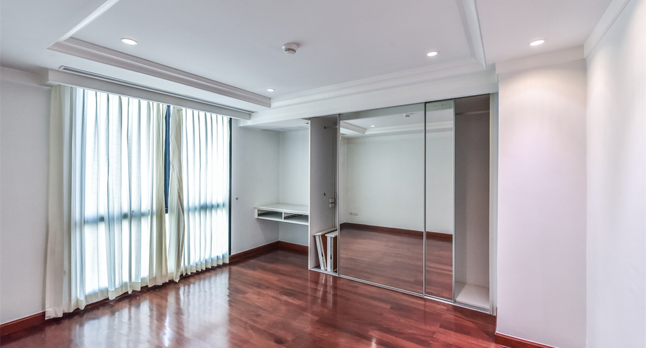 Condo en alquiler de 4 habitaciones en Pathum Wan, Bangkok