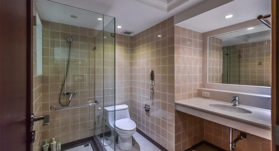 Condo en alquiler de 4 habitaciones en Pathum Wan, Bangkok