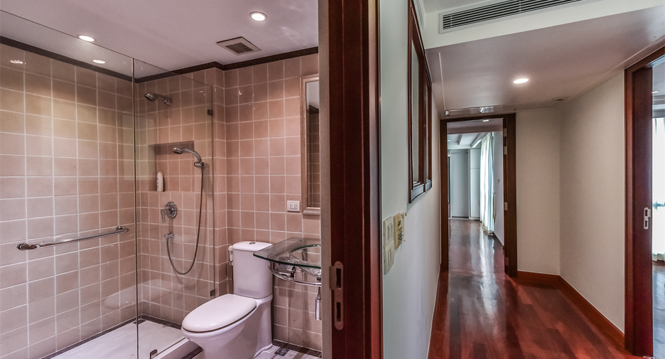 Condo en alquiler de 4 habitaciones en Pathum Wan, Bangkok