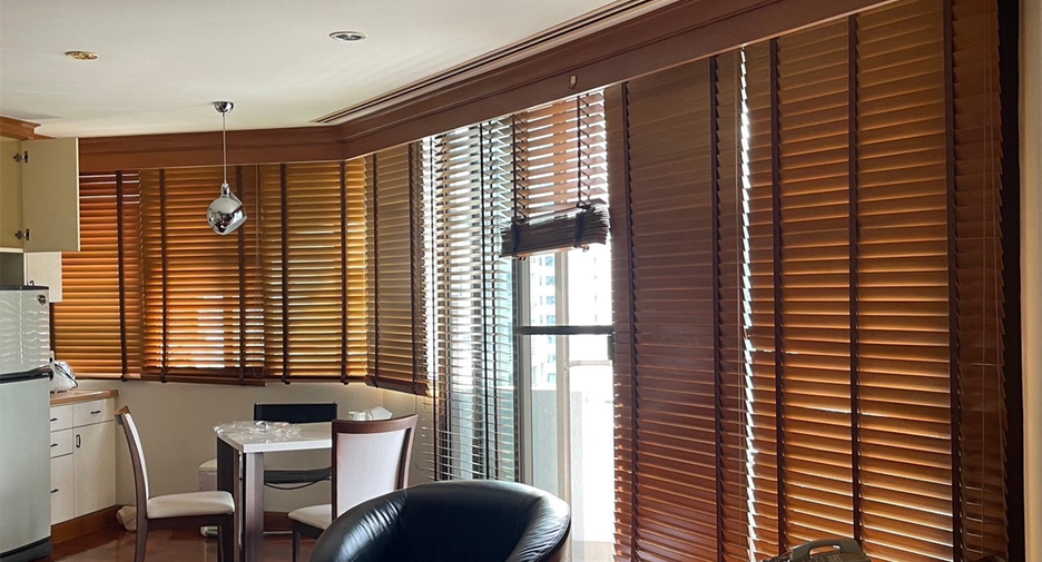 For rent 2 bedrooms condo in Khlong Toei, Bangkok